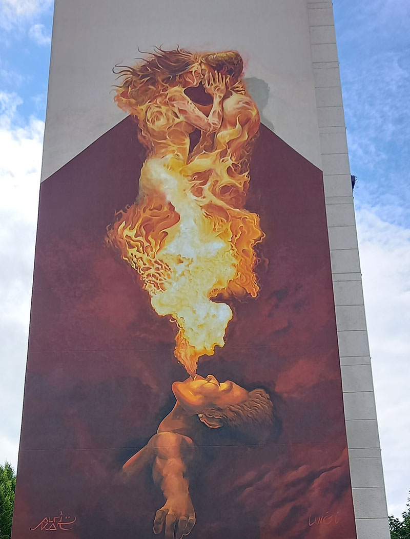 Le baiser ardent. Fresque monumentale réalisée à Lyon